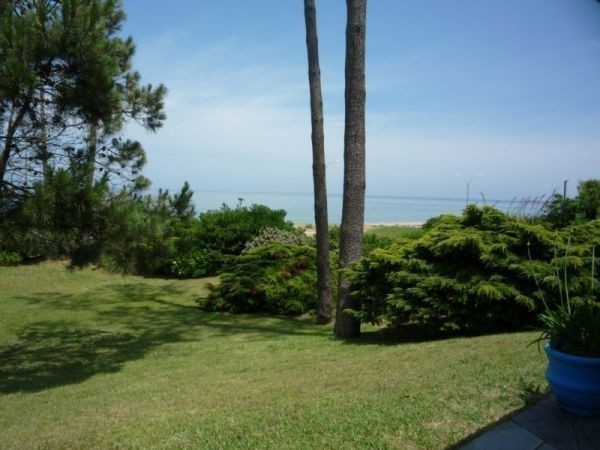 Importante casa en venta frente al mar, vistas increíbles a toda la Bahia.